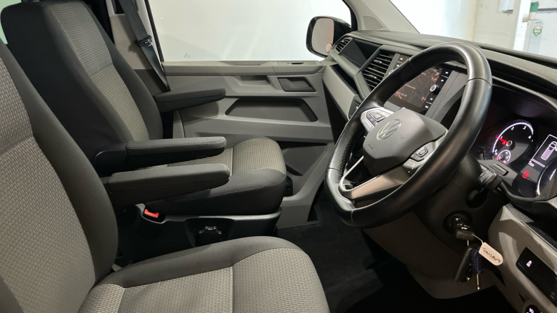 Volkswagen Transporter T32 Swb Diesel 2.0 BiTDI 204 Highline Kombi Van DSG